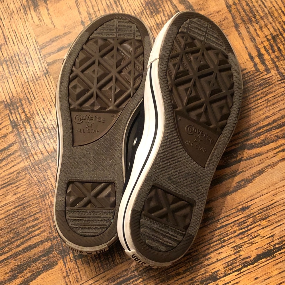 Converse Women’s Black and White Sneakers 8 - Picture 8 of 8